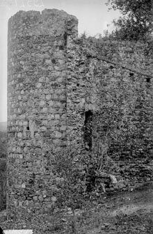 Murs del castell de Sant Iscle. 1918