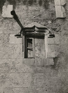 Finestral de Can Puig de Santa Llogaia d'&Agrave;lguema. 1925