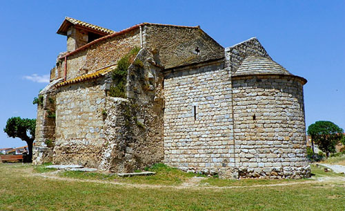 Absis de l'església fortificada de Santa Maria de Vilamacolum