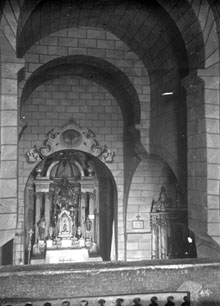 vista interior de l' església romànica de Santa Maria de Vilanant. 1919